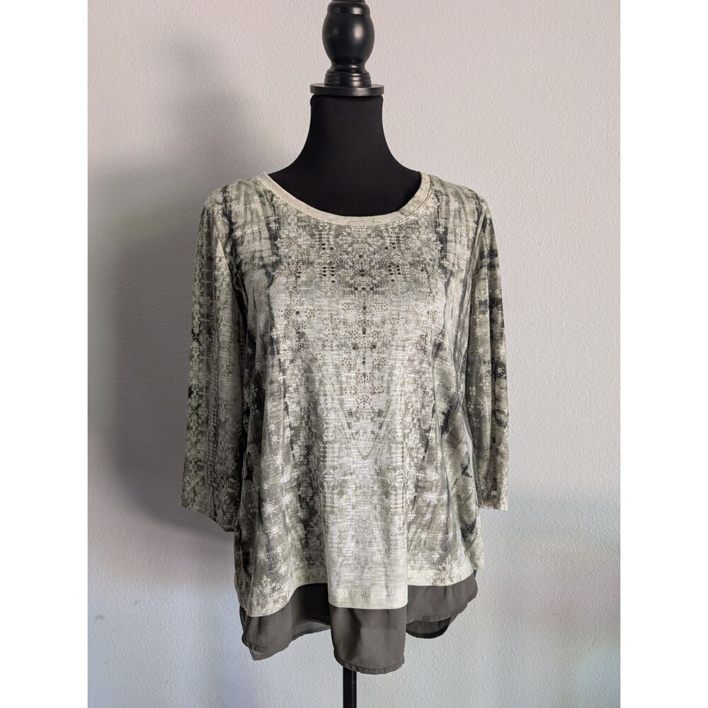 Layered Top Women’s Medium Gray Green Boho Sharkbite Hem